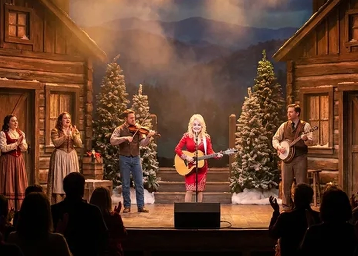 Dolly Parton's Smoky Mountain Christmas Carol