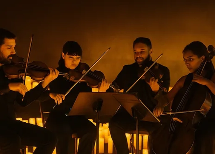 Candlelight: 90s Hip Hop on Strings