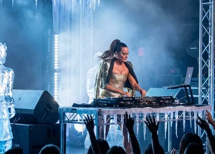 DJ Meredith Marks