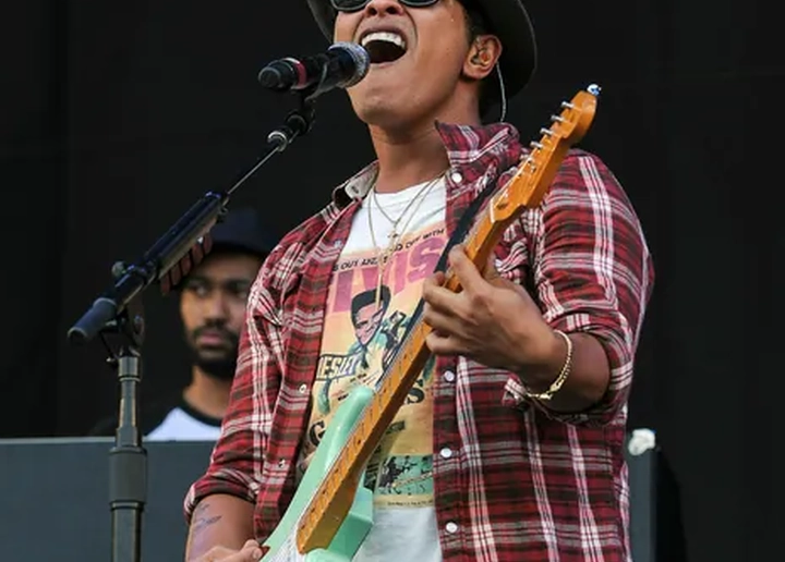 Bruno Mars, Raye & DJ Pee.Wee